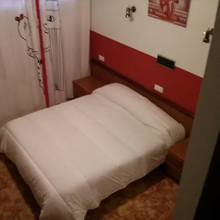 Residencia Tere 2* סנשנשו